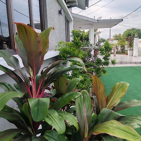 Melaka Beach Villa Kelebang Besar Ngoại thất bức ảnh