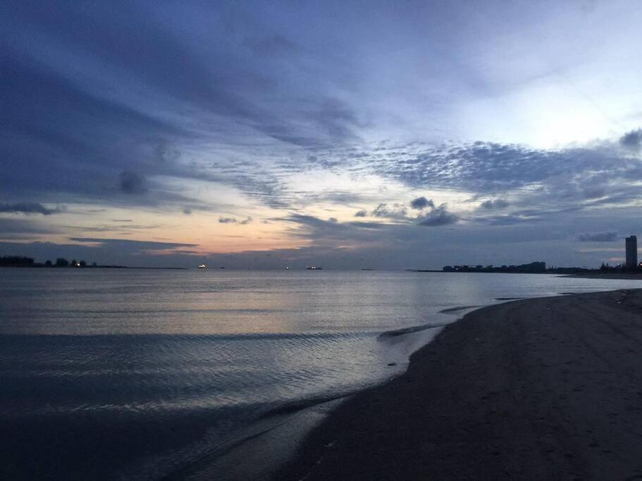 Melaka Beach Villa Kelebang Besar Ngoại thất bức ảnh