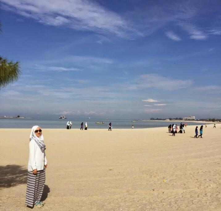 Melaka Beach Villa Kelebang Besar Ngoại thất bức ảnh