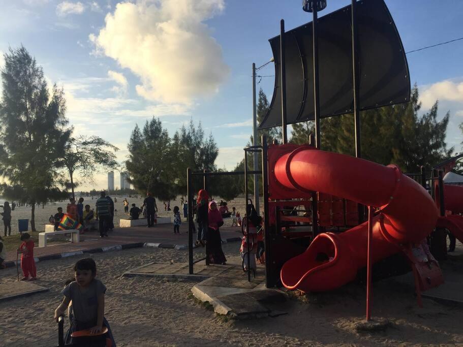 Melaka Beach Villa Kelebang Besar Ngoại thất bức ảnh