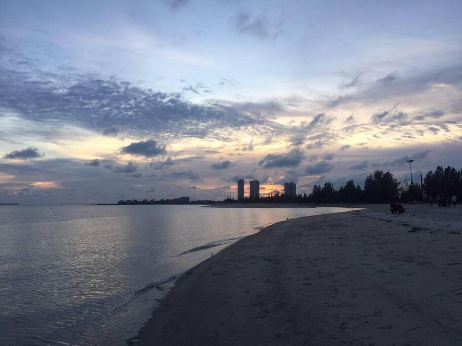 Melaka Beach Villa Kelebang Besar Ngoại thất bức ảnh