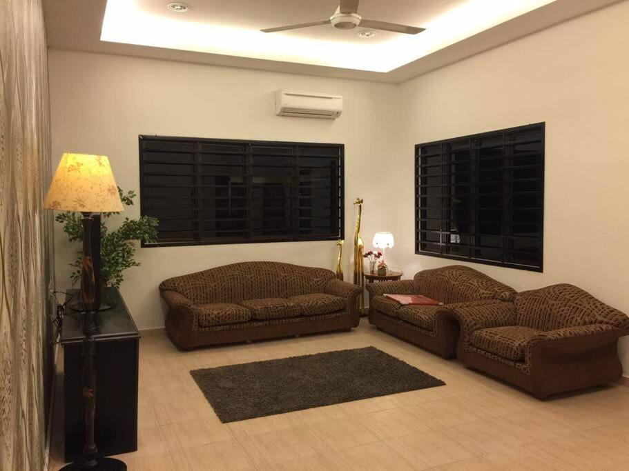 Melaka Beach Villa Kelebang Besar Ngoại thất bức ảnh