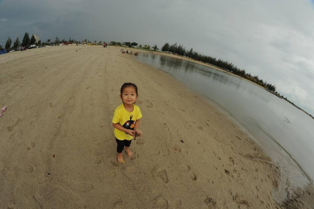 Melaka Beach Villa Kelebang Besar Ngoại thất bức ảnh