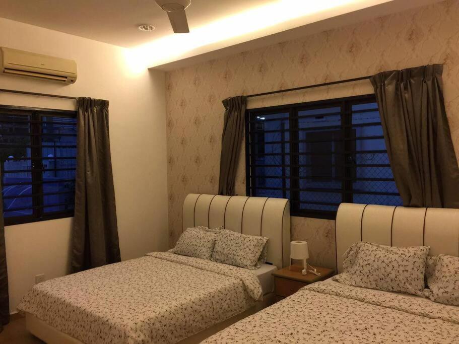 Melaka Beach Villa Kelebang Besar Ngoại thất bức ảnh