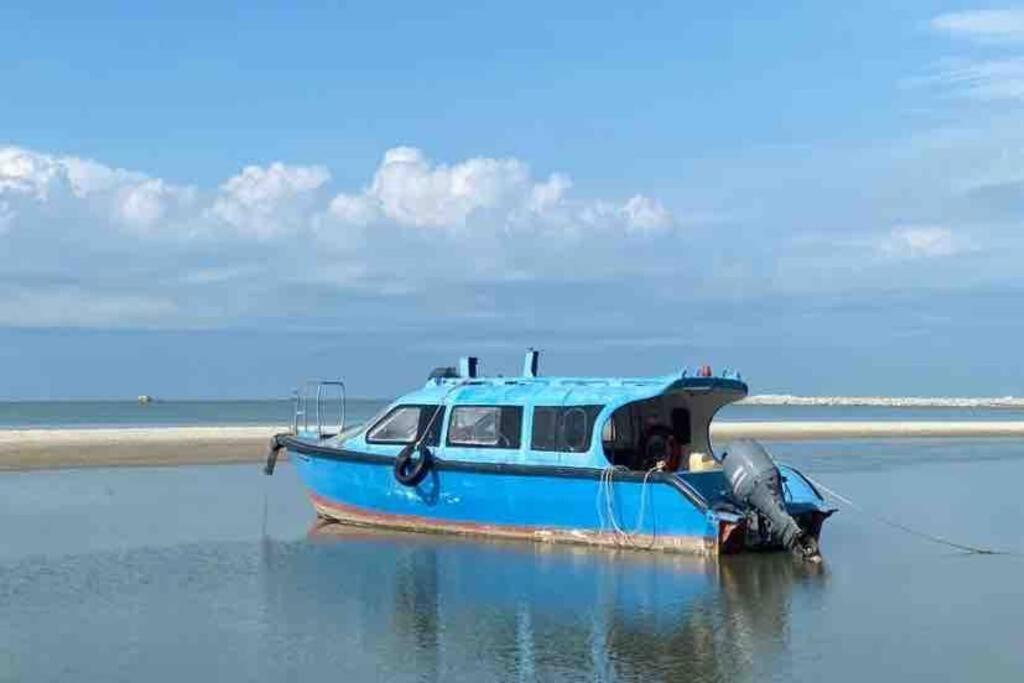 Melaka Beach Villa Kelebang Besar Ngoại thất bức ảnh