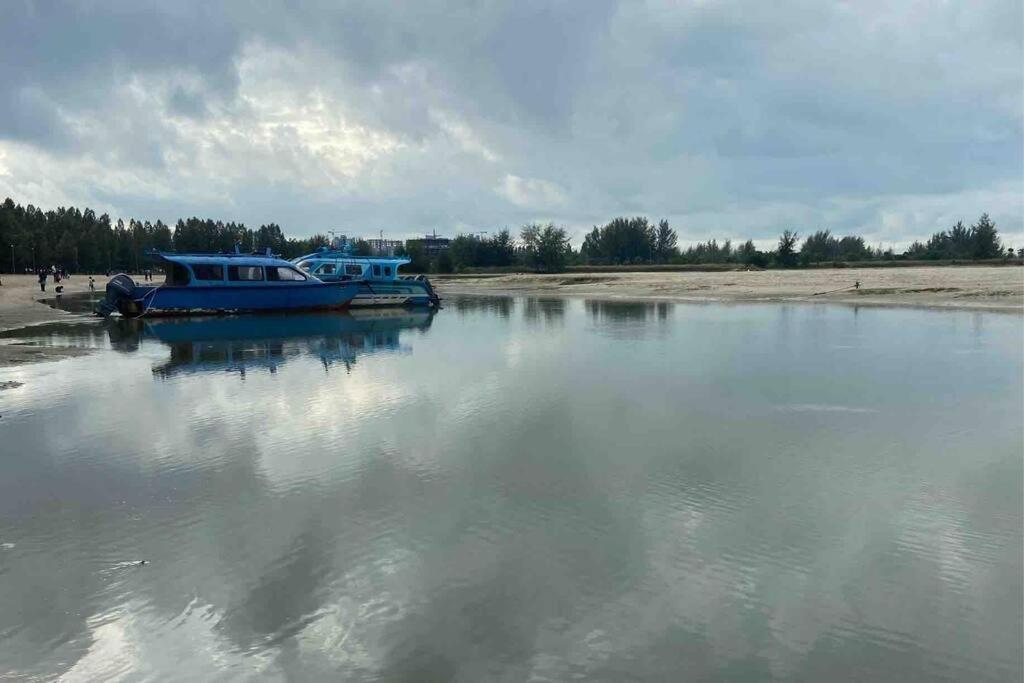 Melaka Beach Villa Kelebang Besar Ngoại thất bức ảnh