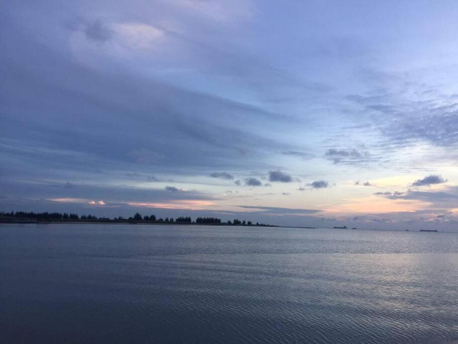 Melaka Beach Villa Kelebang Besar Ngoại thất bức ảnh